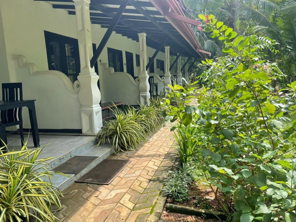 Amron Resort Sigirija Zewnętrze zdjęcie